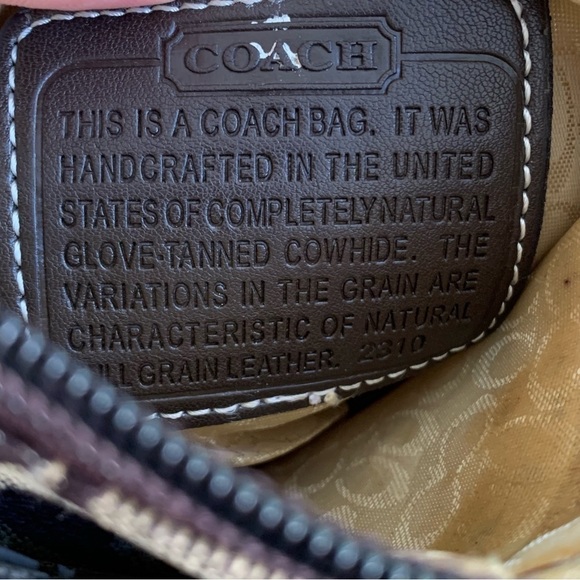 Classic Coach Crossbody Signature Handbag - Picture 8 of 10